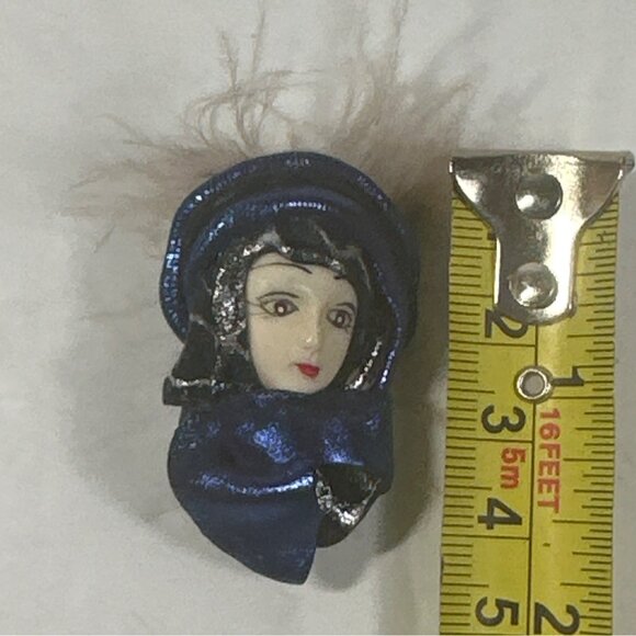 Vintage Lady Face Brooch With Blue Scarf & Feathers Artsy Boho Art Deco - Picture 4 of 4